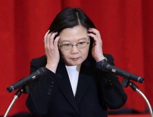 李登輝病亡，連戰、馬英九、蔡英文回應，有網(wǎng)友評論說(shuō)應該全國放假一天