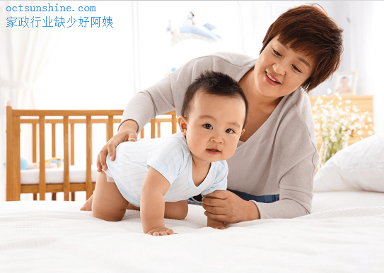 月嫂育嬰師工資高，但做家政容易么，背后的辛酸有誰(shuí)懂？！
